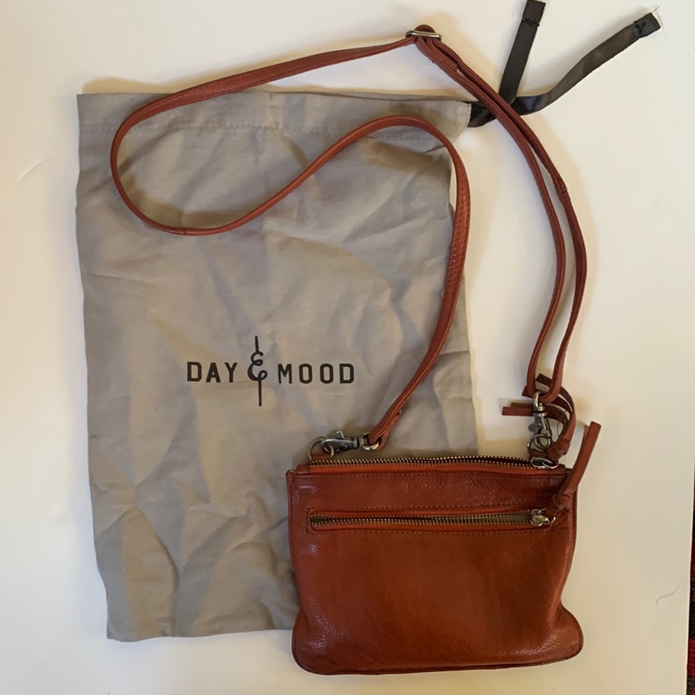 Women's Leather Crossbody Bag in Brown